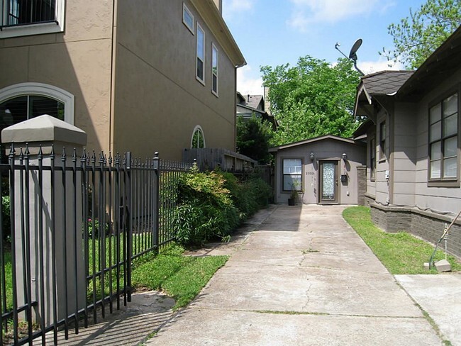 Building Photo - 2008 Woodhead St Rental