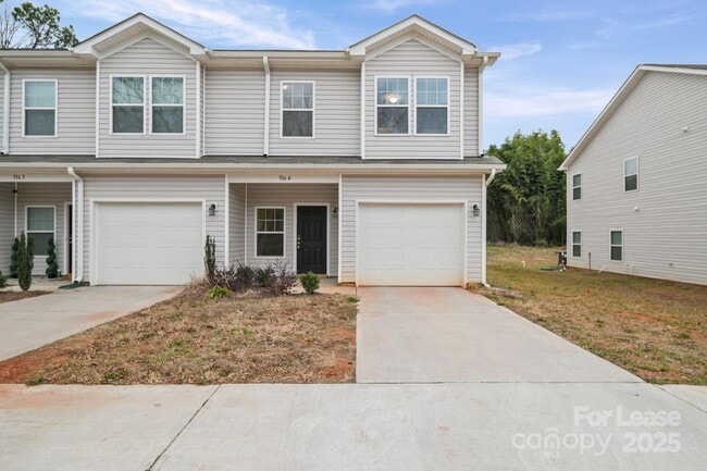 Photo - 916 S Battleground Ave