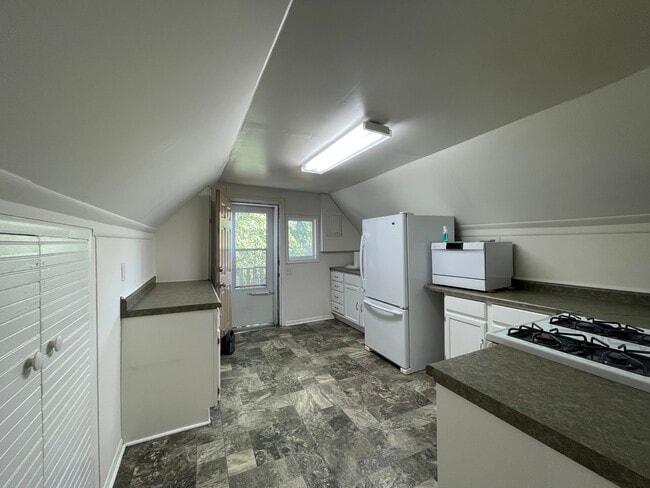 Photo - 824 Lowry Ave NE Unit 2
