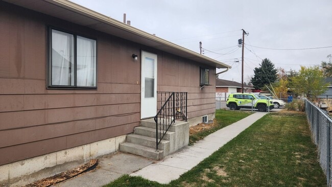 Building Photo - SUS1740 Unit B Rental