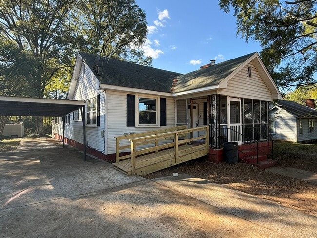 Building Photo - Charming Remodeled 3/2 in Rome, GA