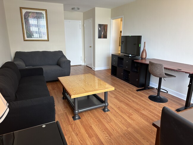 Building Photo - 1111 Arlington Blvd Unit 629