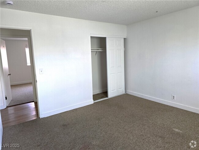 Building Photo - 1708 Cordoba Ln Unit D Rental