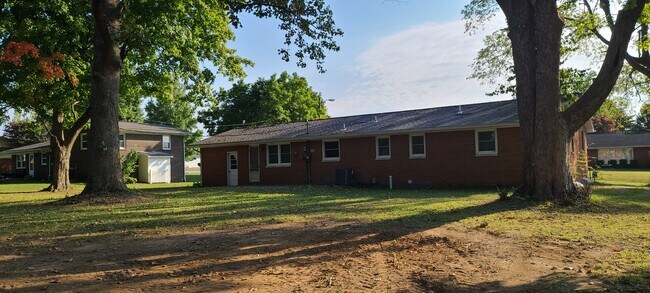 Photo - 113 S Broadview Cir Dr