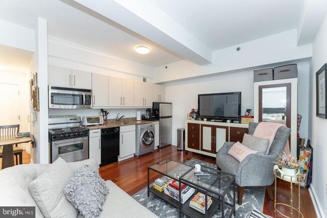 Building Photo - 219 S 18th St Unit 504