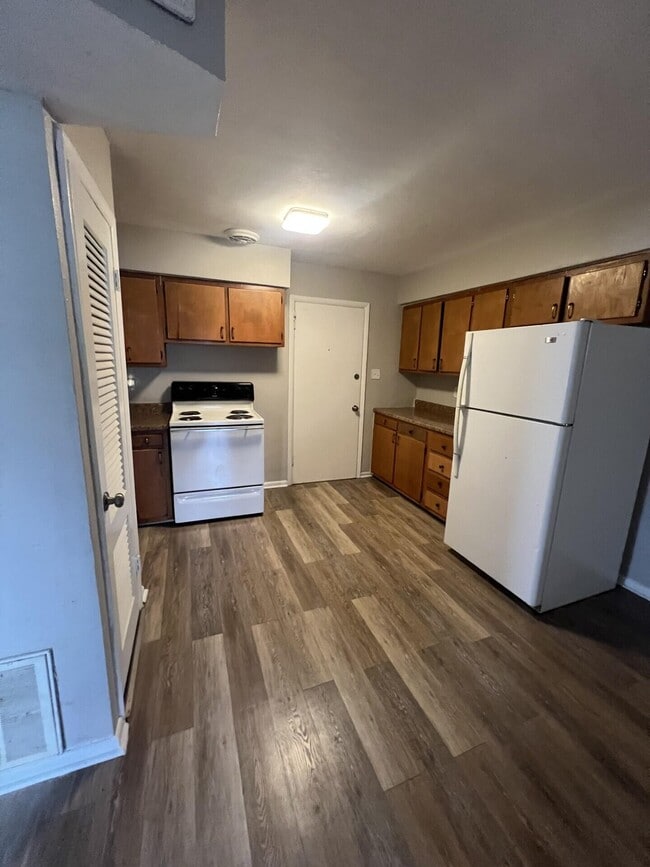 Photo - 1921 Oxford Cir Unit 9