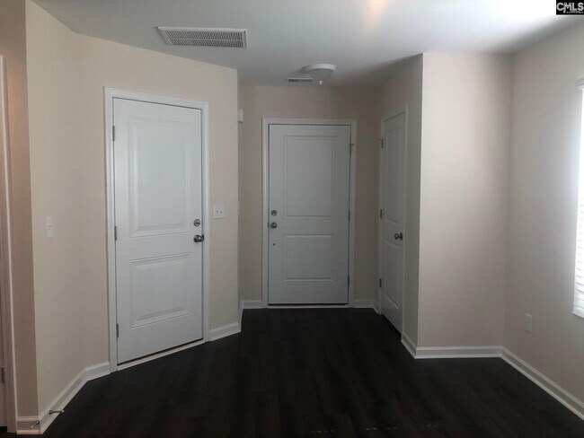 Photo - 1057 Roscoe Rd