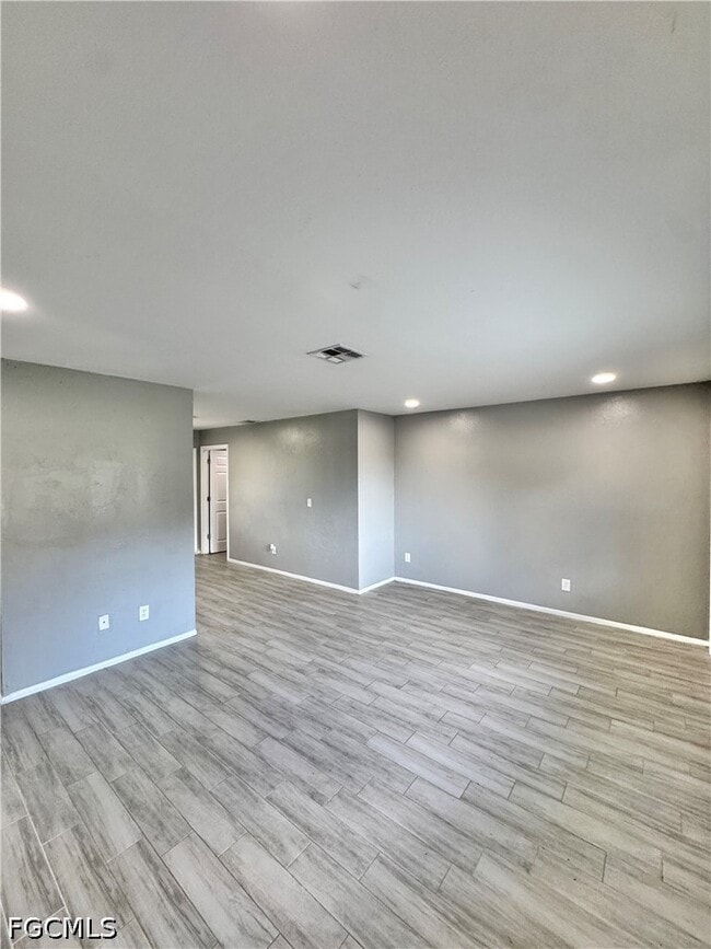 Photo - 142 Harry Ave S