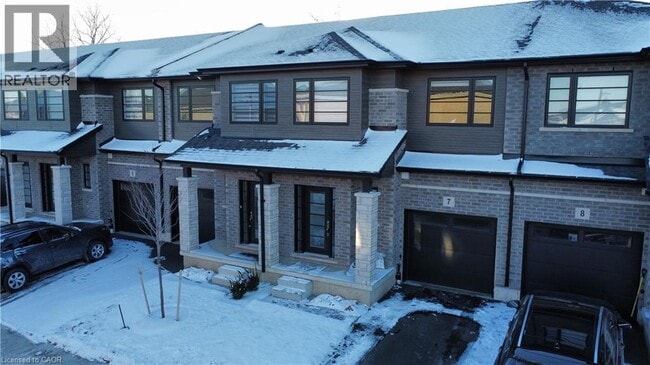 Photo - 520 Grey St