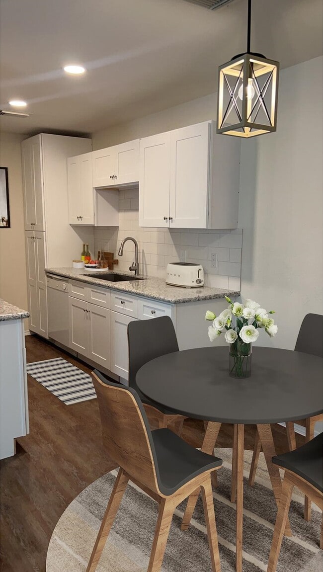 Photo - Porter Plaza Apartments