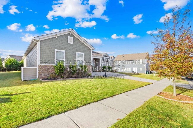 4004 Petersburg Dr