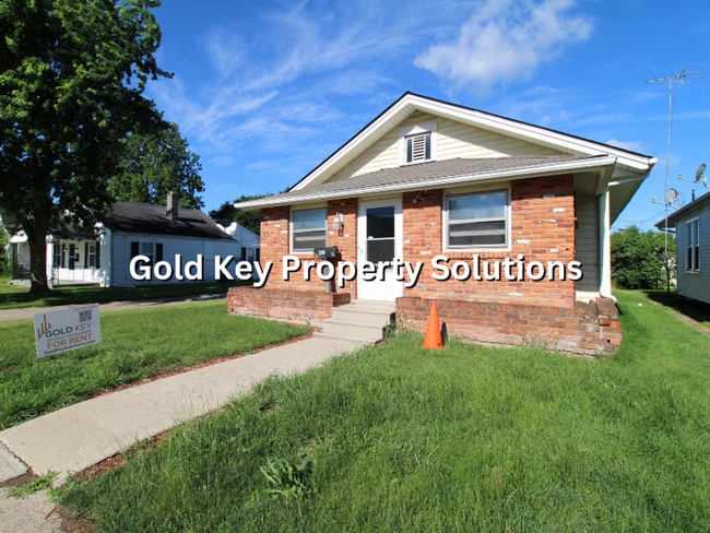 Building Photo - Spacious 2 BR 1 BA House with Central Air and Enclosed Porch (SECTION 8 APPROVED)