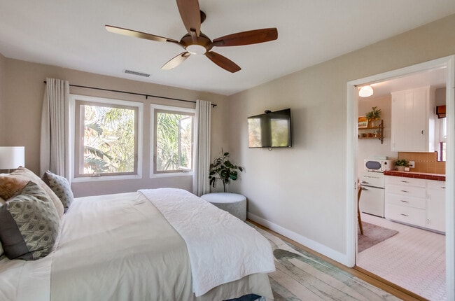 Photo - 5438 Gilbert Dr Unit B