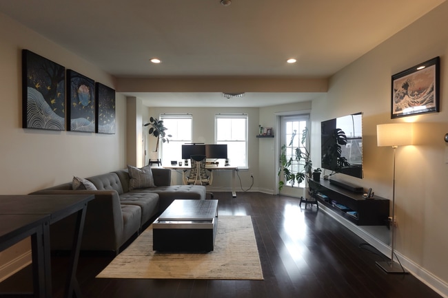 Building Photo - 10 Seaport Dr Unit 2409