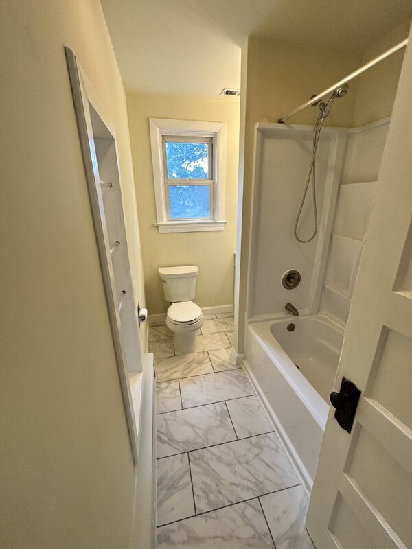 Photo - 2018 B Englewood Ave