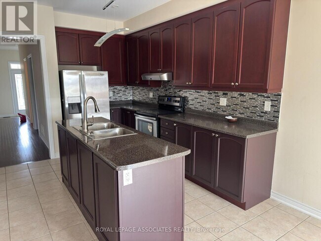 Photo - 75 Meltwater Cres