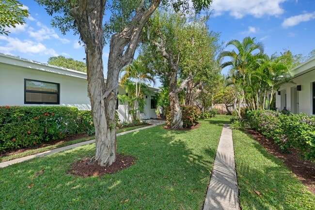Photo - 237 NE 10th St Townhome