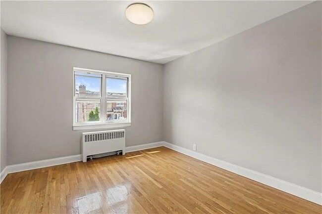 Photo - 252 Bay 19th St