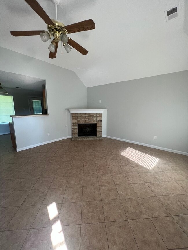 4644 Willow Hill Ln