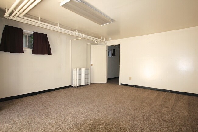 Photo - 1 Bedroom/1 Bathroom Apartment Unit #5