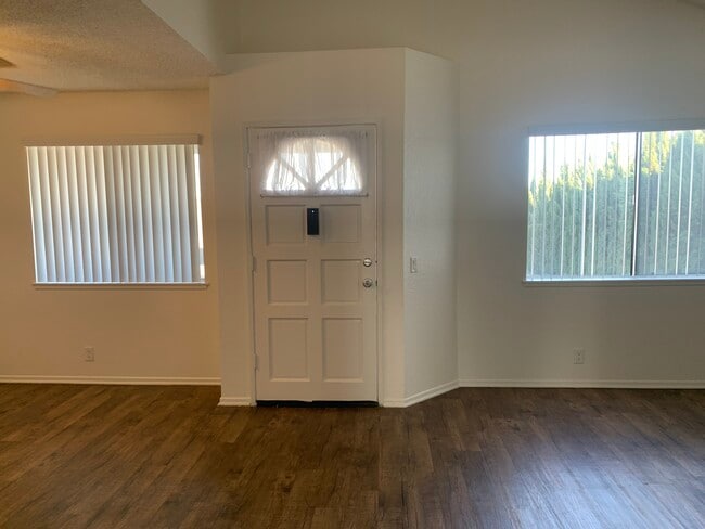 Photo - Longwood Apartments