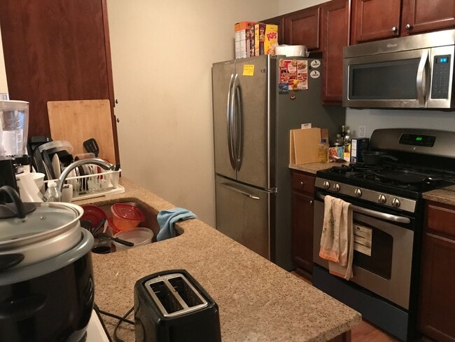 Building Photo - 4308 Wallace St Unit 1R