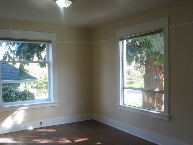 Photo - 528 N 76th St Unit Lower