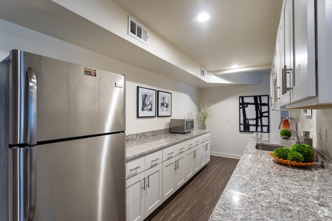 Interior Photo - Park Clayton