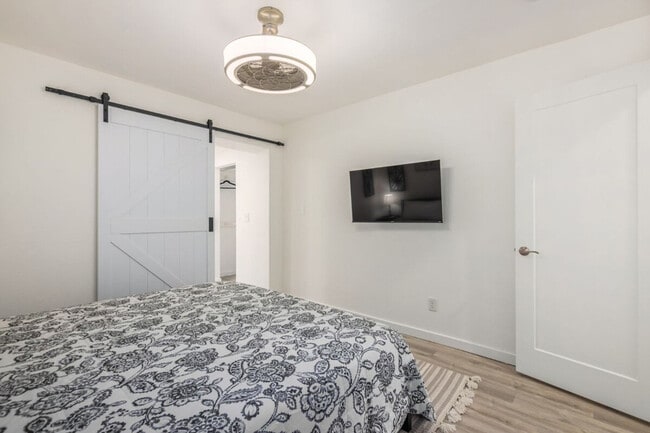 Photo - 1813 N 75th Pl Unit SI ID1558624P