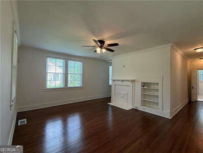 Photo - 5058 Meadows Rd SW