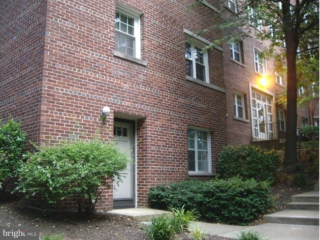 Building Photo - 1336 N Ode St Unit A