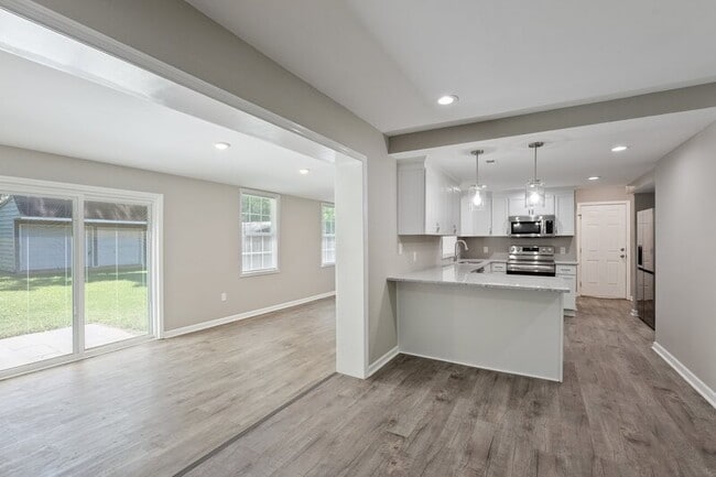 Photo - 505 NW Forrest Pk Ct