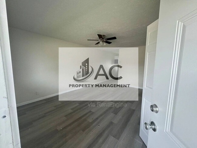 Building Photo - 3632 Manslick Rd Unit 30