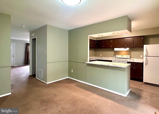 Photo - 53 Eisenhower Cir