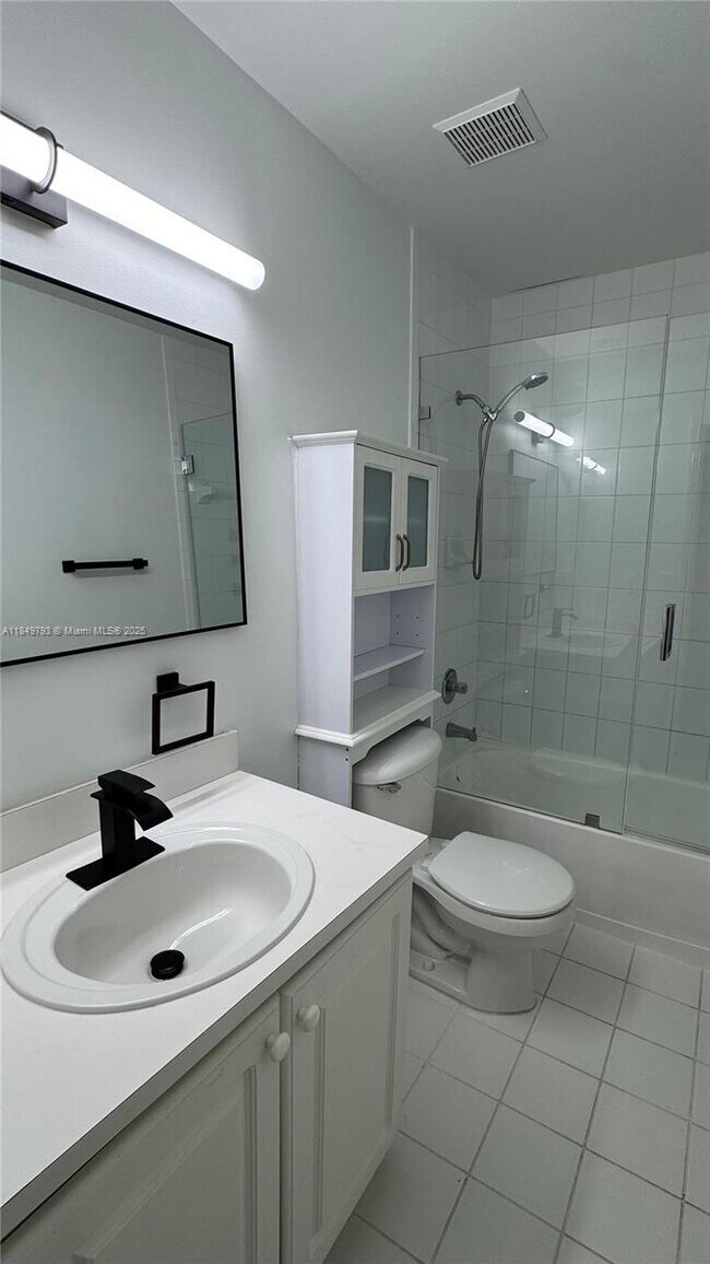 Photo - 1270 W 42nd St Unit A202
