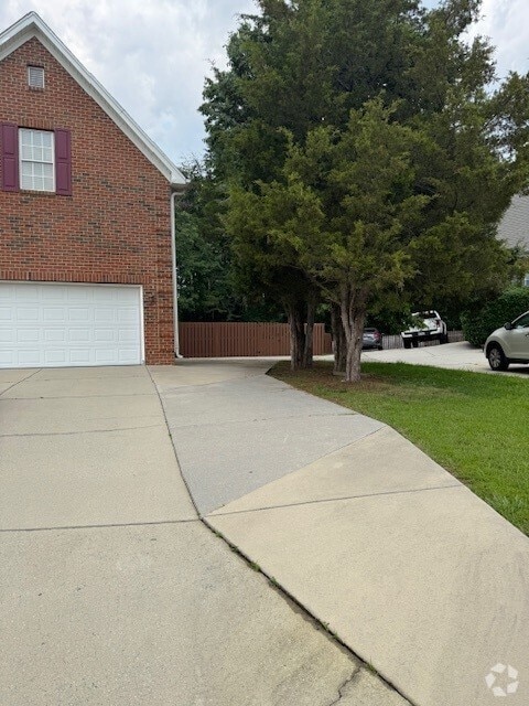 Building Photo - 4037 Banoak St Rental