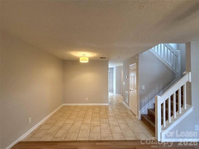 Photo - 747 Mountainwater Dr