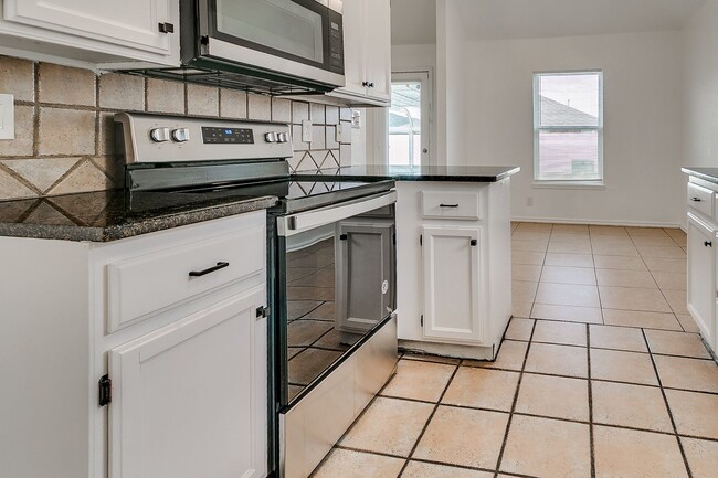 Photo - Great Freshly updated 3 bed 2 bath!