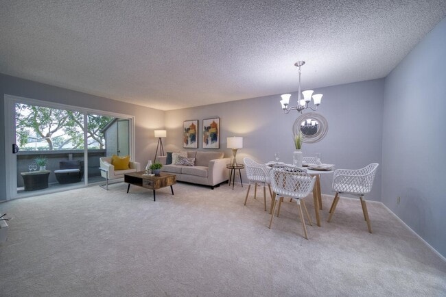 Living Room - 1178 N Abbott Ave Unit 1178