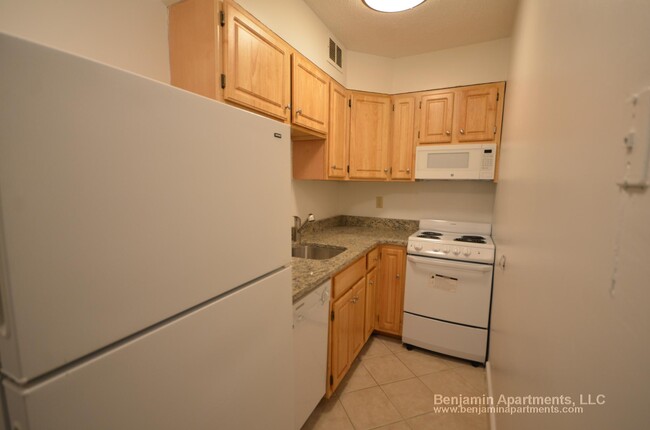 Photo - 59 Parkman St Unidad LB Rental