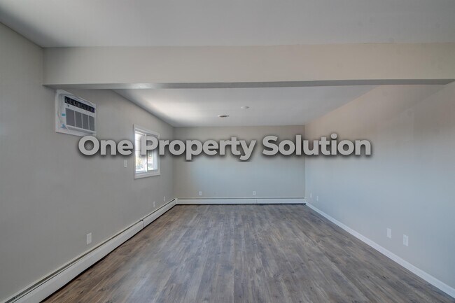 Photo - 5284 Broadway 2E Broadway