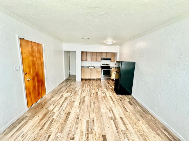 Photo - Charming 1/1 in the Heart of Tower District