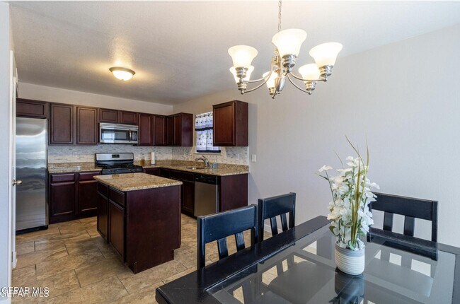 Photo - 424 Sonaran Ct