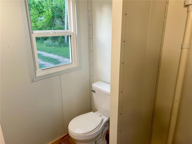 Photo - 301 S Prairie St