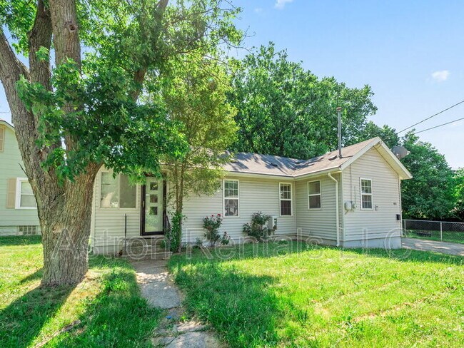 Photo - 1073 LaSalle Ave