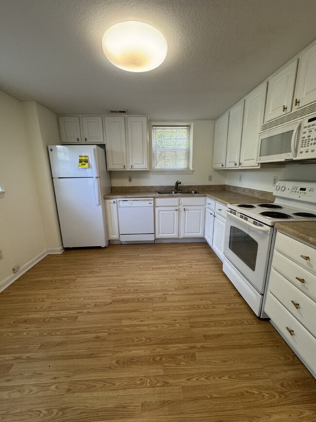 Photo - 1416 Highland Ave Unit C