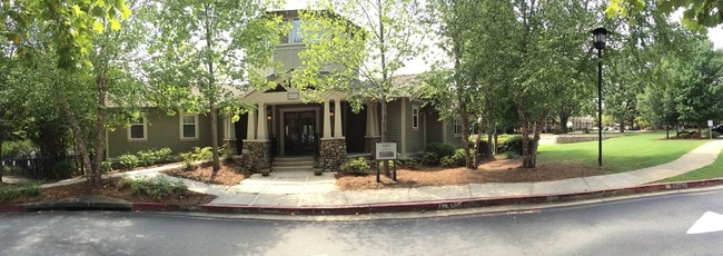 Clubhouse Exterior - The Woodlands of Clemson