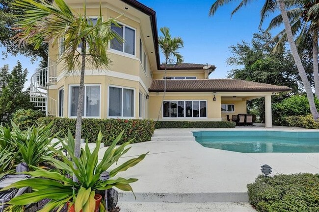 Photo - 2484 SE 12th St