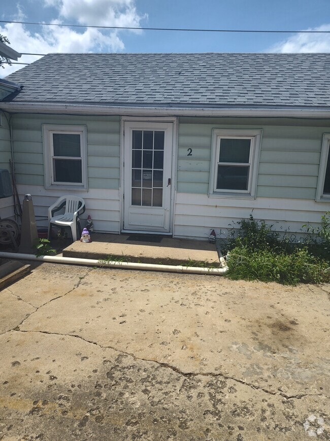 Building Photo - 303 Barr Elms Ave Unit #2 Rental