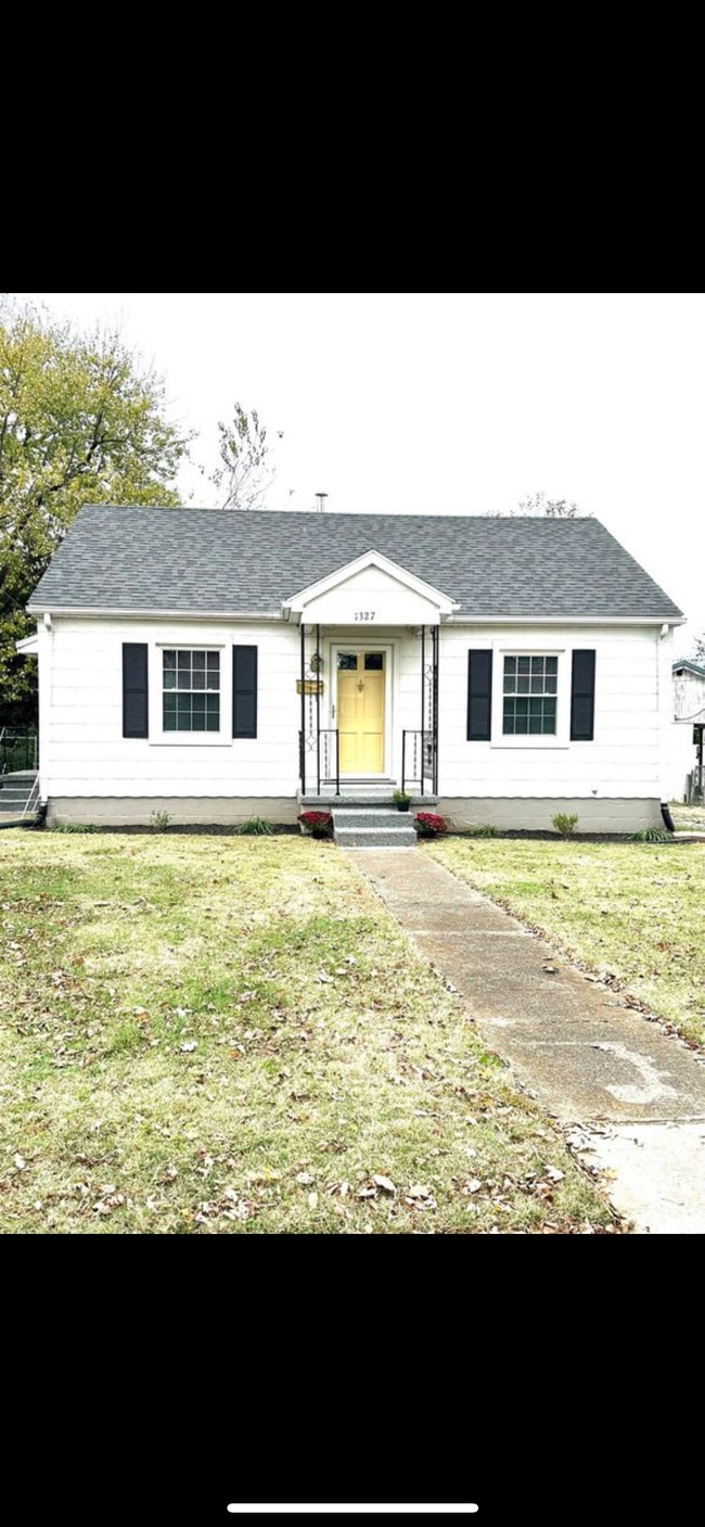 Building Photo - 1327 S Main St Rental
